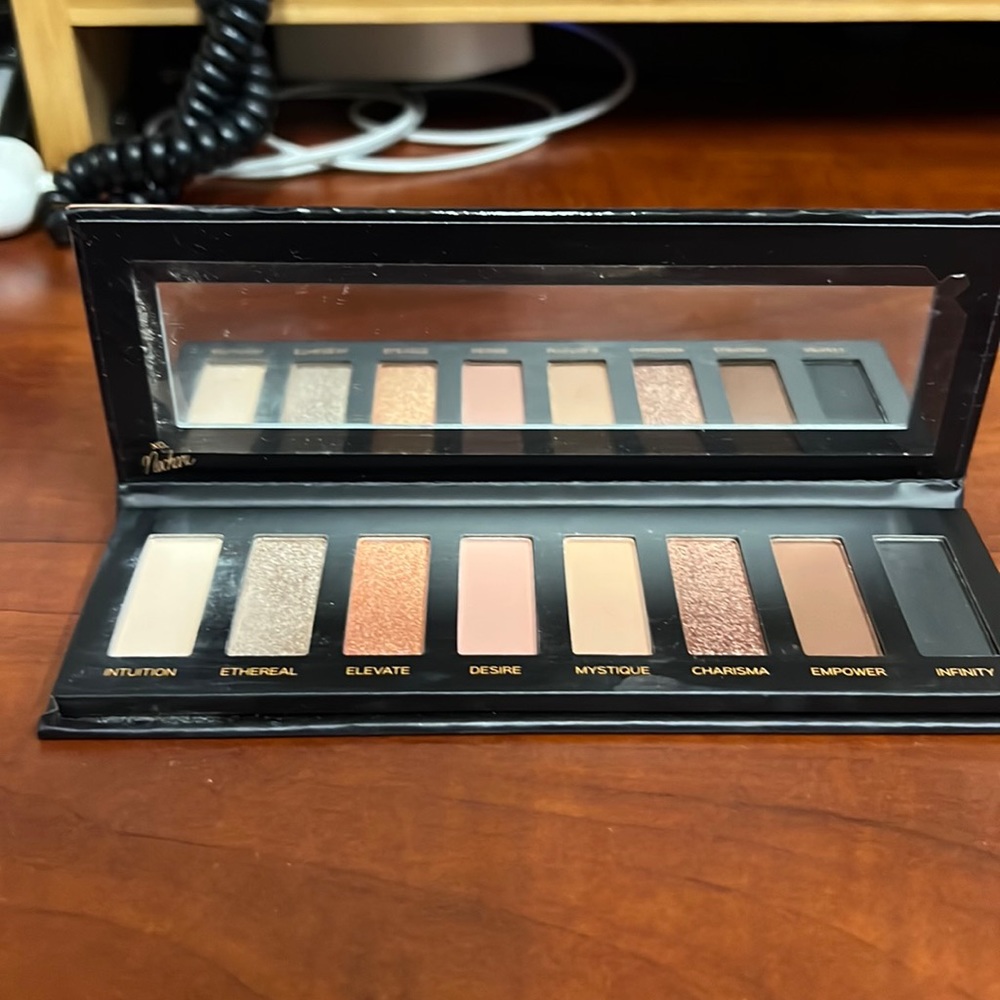 Karmela Cosmetics Eyeshadow Palette
